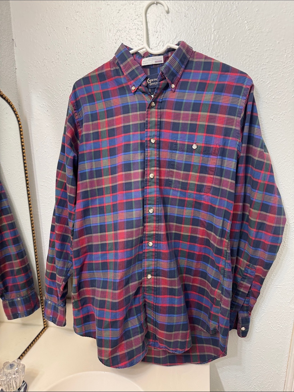 New England GentlemanClassic Plaid Long-Sleeve Button-Down Shirt in Red and Blue
